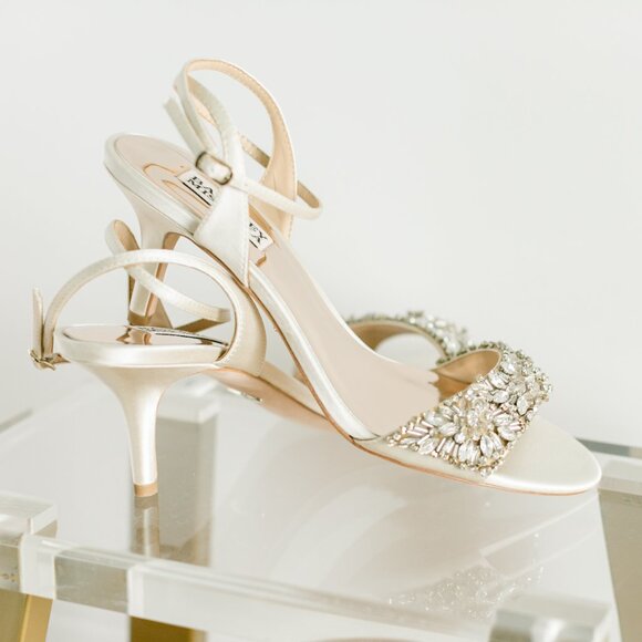 Badgley Mischka Richelle 8.5 Women's Heels Ivory Kitten Heel Satin - Picture 6 of 16